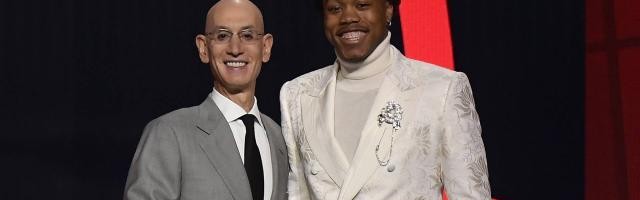 开云体育下载-新秀列传（四）猛龙“意外”选择巴恩斯，背后有何逻辑