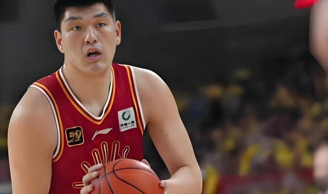 开云体育下载-刘传兴！接受记者采访，回应该上赛季导致曾凡博受伤之事