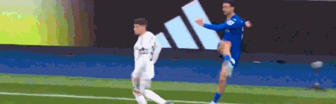 体育平台-半场：皇马0-1赫塔费，萨特里亚诺凌空斩，维尼修斯失单刀